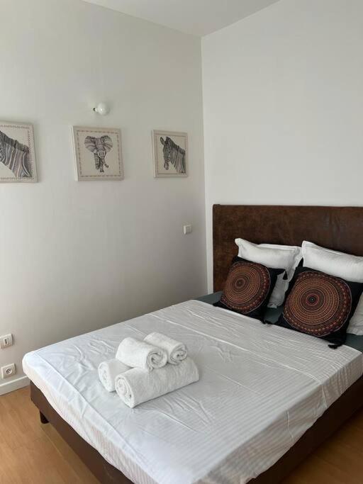 Le Building: 5 Pax Centre Ville Marseille Luaran gambar